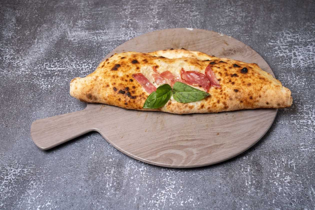 Calzone Napoletano